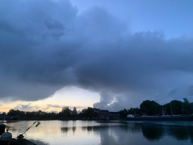 Aangenaam Op De Rijn, Woonboot, Inclusief Prive Sauna Alphen aan den Rijn Exteriér fotografie