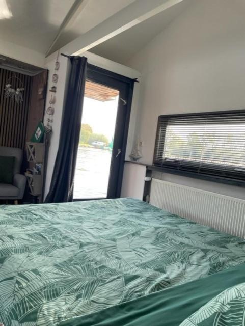 Aangenaam Op De Rijn, Woonboot, Inclusief Prive Sauna Alphen aan den Rijn Exteriér fotografie