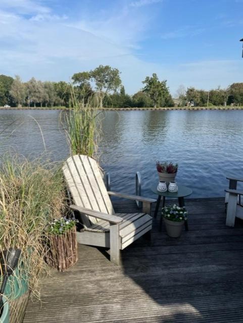 Aangenaam Op De Rijn, Woonboot, Inclusief Prive Sauna Alphen aan den Rijn Exteriér fotografie