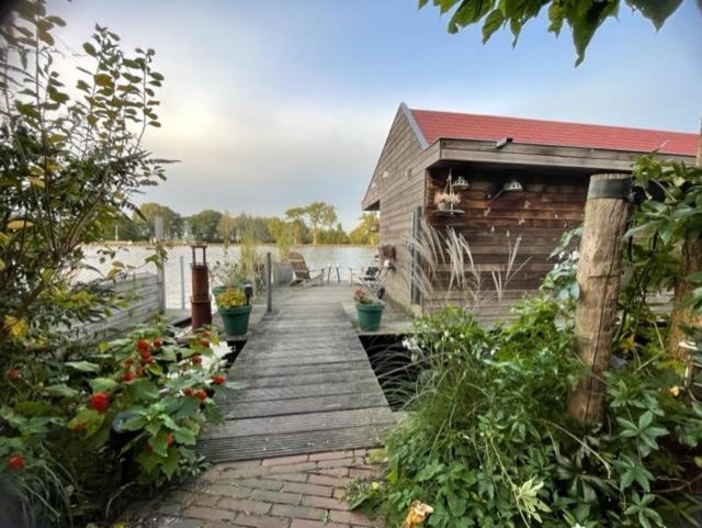 Aangenaam Op De Rijn, Woonboot, Inclusief Prive Sauna Alphen aan den Rijn Exteriér fotografie